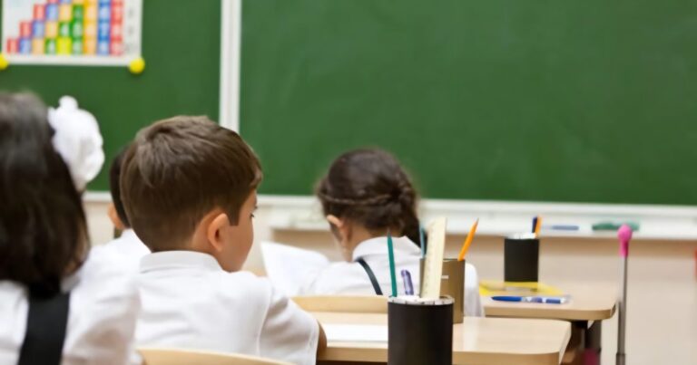 Rusdilli məktəblərin bağlanmasına REAKSİYA: “Azərbaycanda bu dilə düşmənçilik yaradılması…”