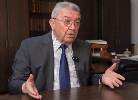 “Bazarda öyrənilən rus dili məktəbdə niyə öyrədilmir?” – Ekspertdən Misir Mərdanova CAVAB