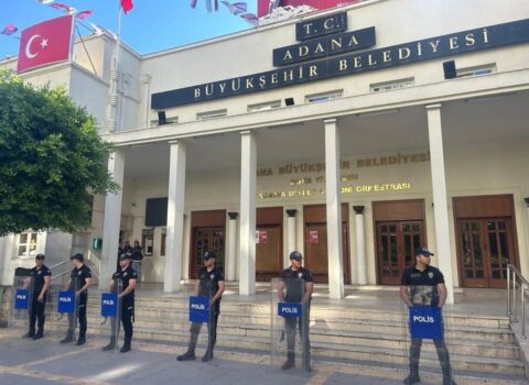 Türkiyədə müxalifətçi bələdiyyə başçıları həbs olunur – Nə baş verir?
