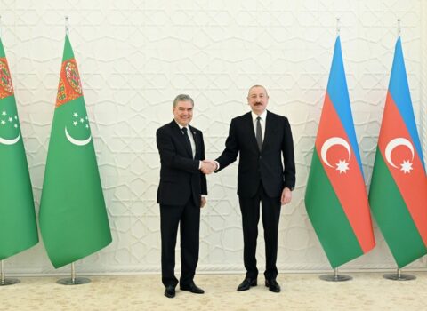 Berdiməhəmmədov Azərbaycanı təbrik etdi