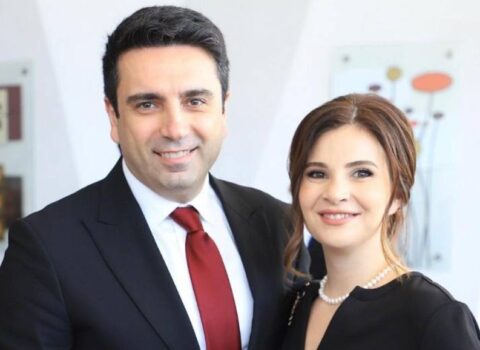 Simonyan arvadından boşanır – Onunla xəyanət edib