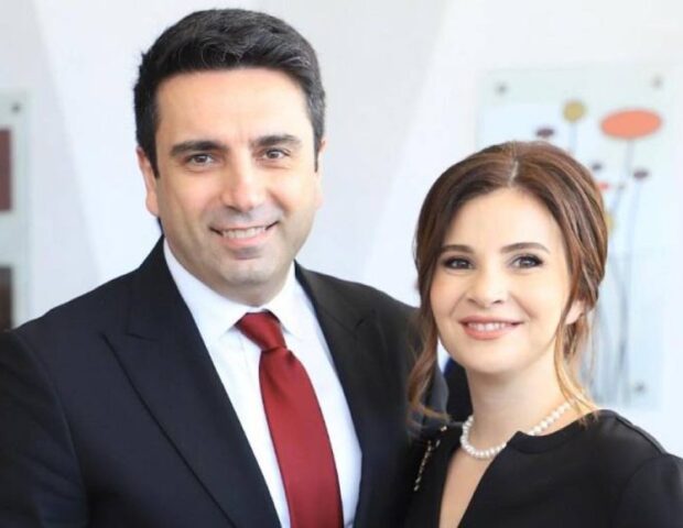 Simonyan arvadından boşanır – Onunla xəyanət edib