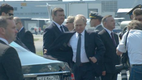 Putinin mühafizəçiləri dronla gəzməyə başladılar – VİDEO