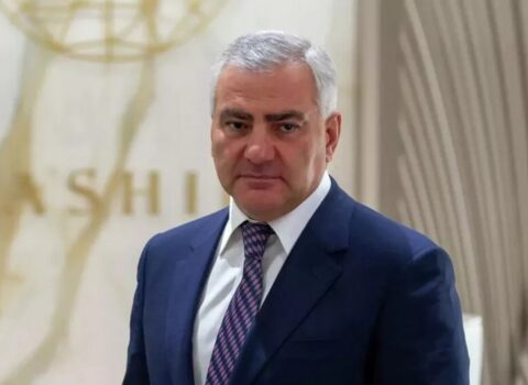 İş adamı Karapetyanın iddiası üzrə deputatın hesablarına həbs qoyuldu