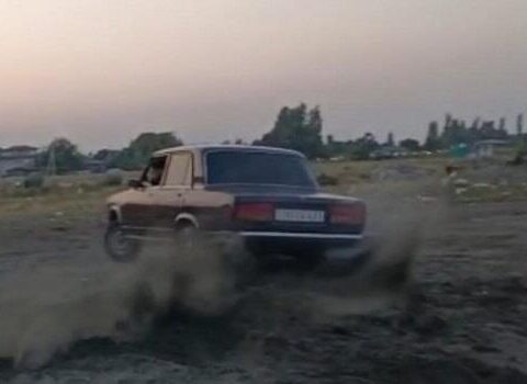 Çimərlikdə avtoşluq etdi, həbs olundu