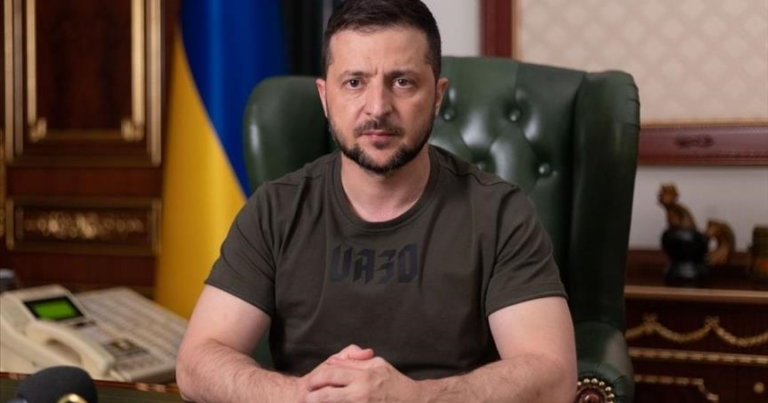 Zelenski ŞOK DƏYİŞİKLİYƏ HAZIRLAŞIR: Yeni müdafiə naziri O OLACAQ