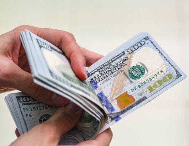 Dollar almaq istəyənlərin NƏZƏRİNƏ