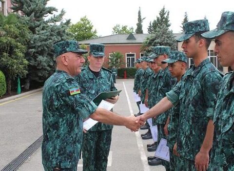 Sərhədçi əsgərlər Silahlı Qüvvələrin ehtiyatına buraxıldı