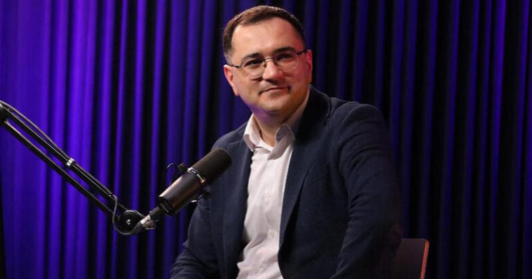 Elvin Dəmirli vəzifəsindən ayrıldı