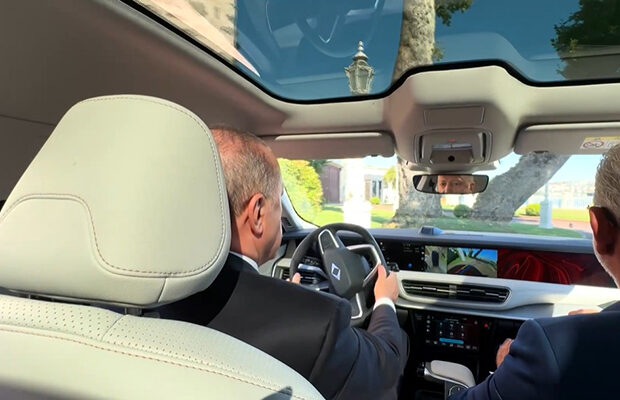 Ərdoğan “Togg”un yeni modelini test etdi – Video