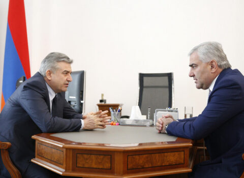 İki Karapetyan Paşinyana qarşı