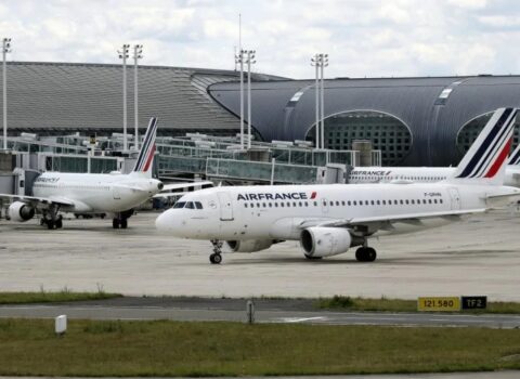 Bu ölkənin yüzlərlə aviareysi LƏĞV EDİLDİ