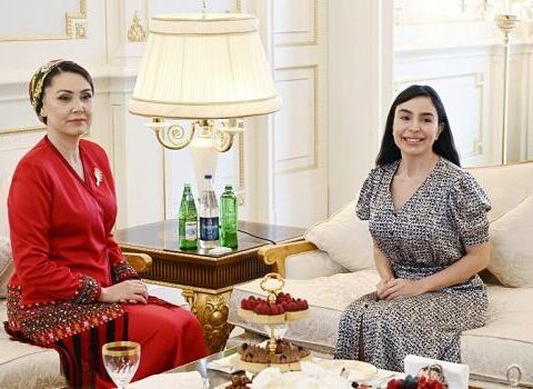 Leyla Əliyeva Oquldjaxan Atabayeva ilə görüşdü