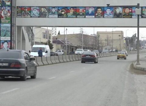 Binəqədidə üzərində şəhid lövhələri olan keçid baxımsız vəziyyətdə: Narkomanların yuvasına çevrilib