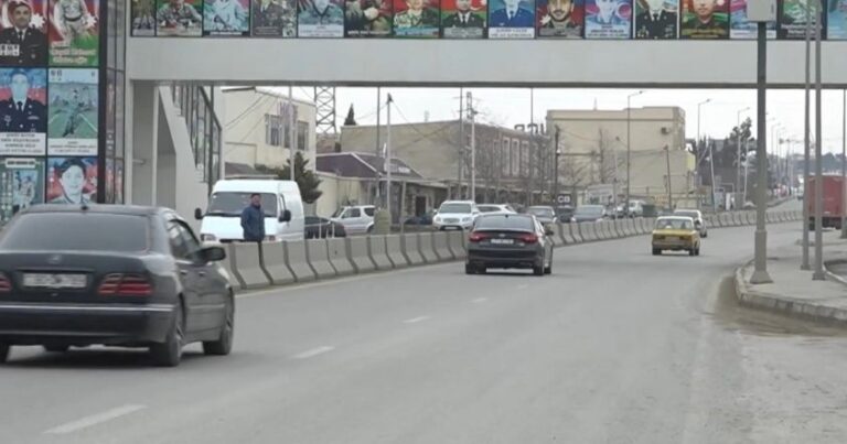 Binəqədidə üzərində şəhid lövhələri olan keçid baxımsız vəziyyətdə: Narkomanların yuvasına çevrilib