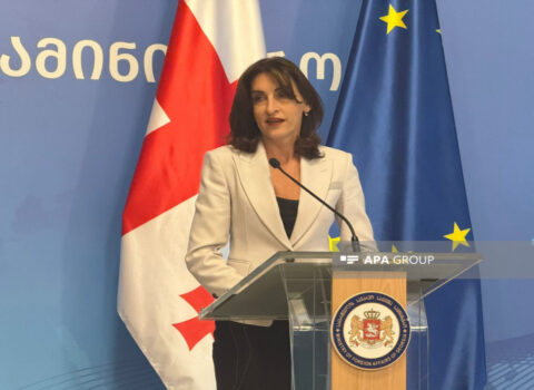 Rəsmi Tbilisi üçtərəfli formata böyük önəm verir