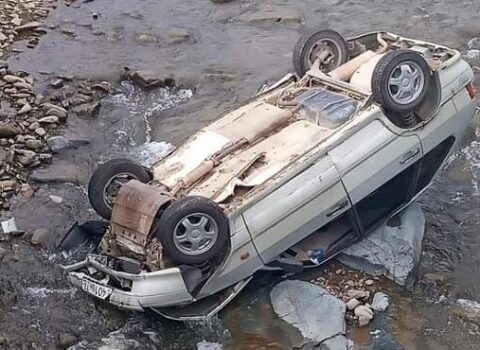 Bakı-Quba yolunda qəza: “Nissan” aşdı
