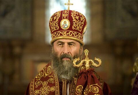 Zelenski Ukrayna Pravoslav Kilsəsinin rəhbərini VƏTƏNDAŞLIQDAN məhrum etdi