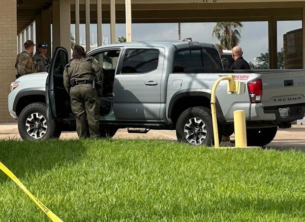 Texasda Sərhəd Xidmətinin binasına HÜCUM EDİLDİ – Yaralanan var