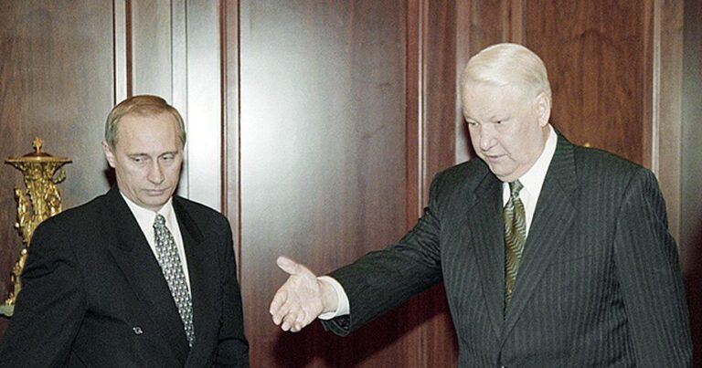 “25 il əvvəl prezident olmaq istəmirdim” – Putin Yeltsinlə söhbətindən ilk dəfə DANIŞDI