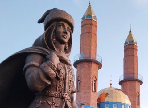 Sibirdə rusların gəlişinə qarşı çıxan qadına abidə ucaldılır
