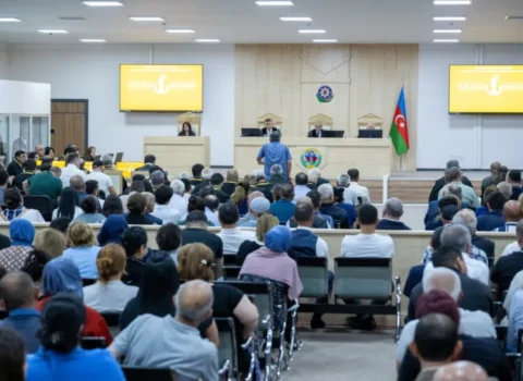 Gitara ifaçısı olduğumu biləndən sonra dırnaqlarımı çıxardılar, barmaqlarımı sındırdılar