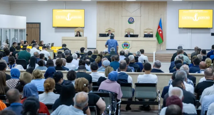 Gitara ifaçısı olduğumu biləndən sonra dırnaqlarımı çıxardılar, barmaqlarımı sındırdılar