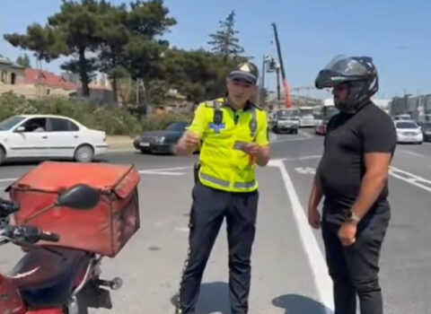 Polis bu sürücüləri maarifləndirir