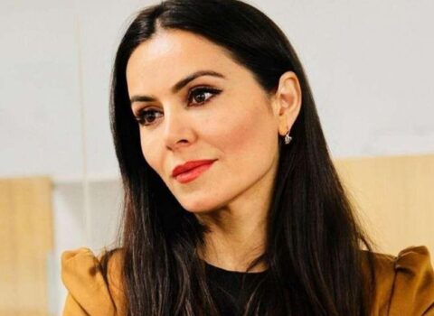 Qənirə Ataşova həmin həkimdən yazdı: “Cərrahi əməliyyat otağı şou yeri deyil, tezliklə açıqlama olacaq”