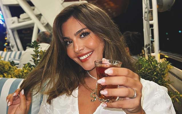 Van Dammın gəlini Bakıdan paylaşım etdi – FOTOLAR