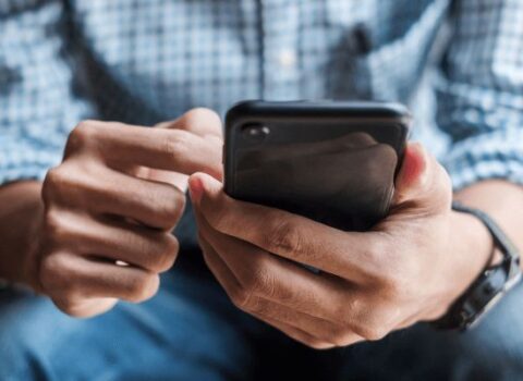 Mobil telefonlarla bağlı bu qayda tarixə qovuşdu 