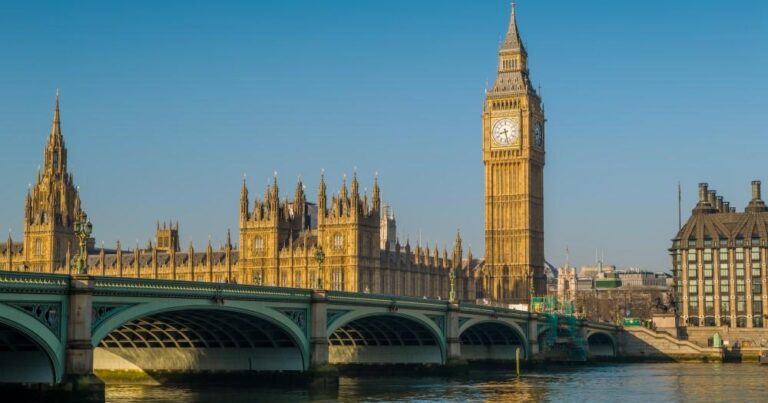 Britaniyalılar Rusiyanı ən böyük düşmən elan etdilər