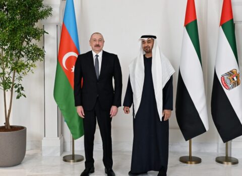 İlham Əliyev BƏƏ Prezidentinə zəng edib