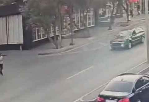 Qayda pozan nömrəsiz “Renault” sürücüsü həbs edildi – VİDEO