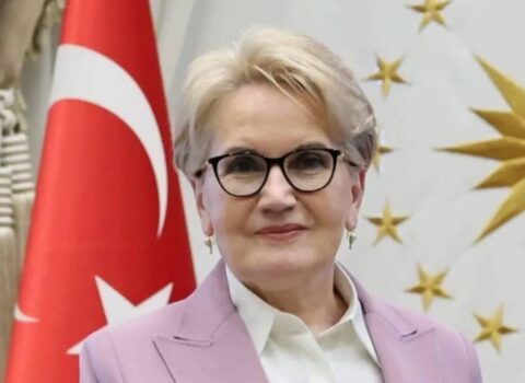 Mən evimdə otururam, siyasətlə əlaqəm yoxdur – Akşener sükutu pozdu