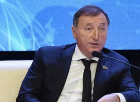 Azərbaycanlı biznesmen Moskva aeroportundakı mağazalarını itirib