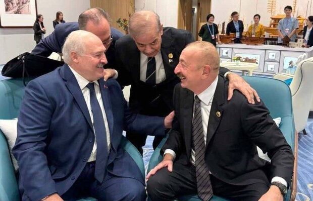İlham Əliyev Lukaşenko və Şəriflə söhbət apardı – FOTO