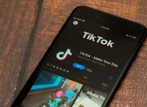 “TikTok” yüzlərlə iş yerini ixtisar edə bilər