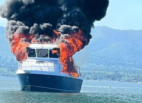 Rusiyanın Primorye bölgəsində kater yanıb, daha sonra batıb