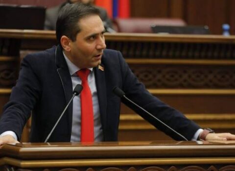 Arman Abovyan: “Bizi axmaq yerinə qoymayın”