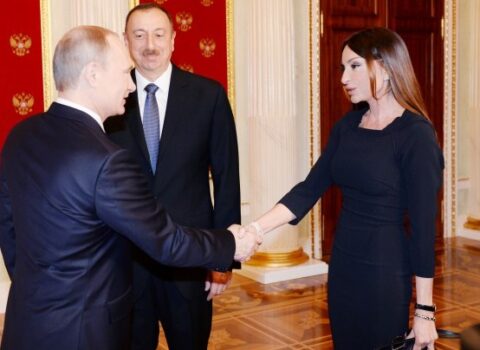 Putin Mehriban Əliyevanı təbrik etdi