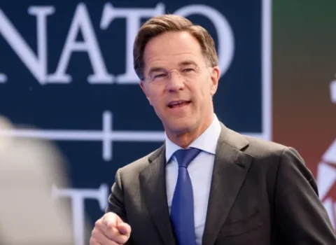 Rutte: Almaniya Avropanın müdafiə sənayesinə rəhbərlik etməlidir