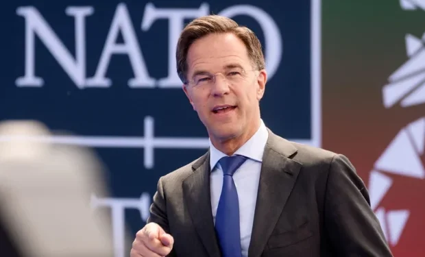 Rutte: Almaniya Avropanın müdafiə sənayesinə rəhbərlik etməlidir
