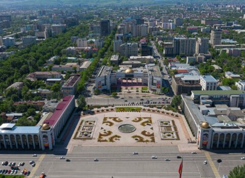 Azərbaycan dili müəllimlərinin nəzərinə: bu ölkədə iş var – Əməkhaqqı isə…
