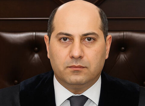 Hakim evində kirayə qaldığı qadının işindən imtina etdi