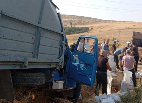 Cəlilabadda yük avtomobili aşdı, ölən və yaralılar var