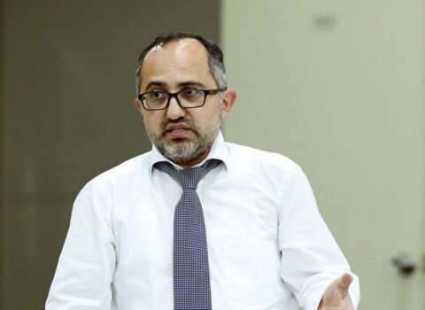 “Müğənnilərimiz heç bir dövləti maraq kəsb etmir ki, onları Rusiyada kimsə saxlasın…” – Əkrəm Həsənov