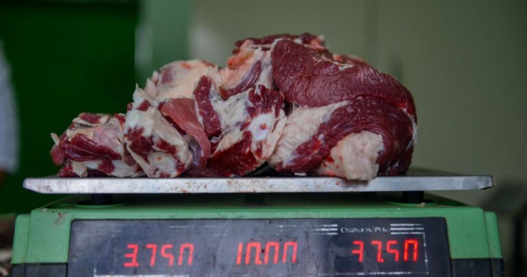 Azərbaycana bu ölkədən ətlər gətirilir – Əhaliyə 13.50 AZN-dən satılır – FOTO