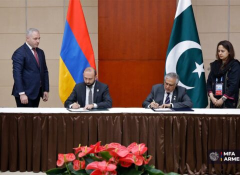 Ermənistan və Pakistan diplomatik münasibətlər qurdu
