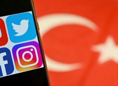 “Sən demə, Azərbaycanı çoxdan Putinə peşkəş çəkmişik” – Qardaş ölkədəki şərbazlara TƏRS SİLLƏ